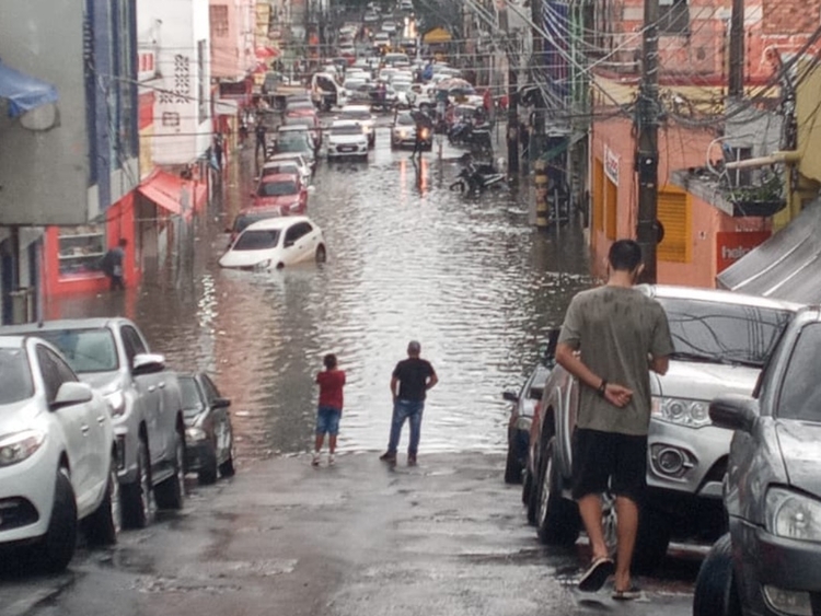 Vereador pede ações contra alagamentos antes do período de chuva em Manaus