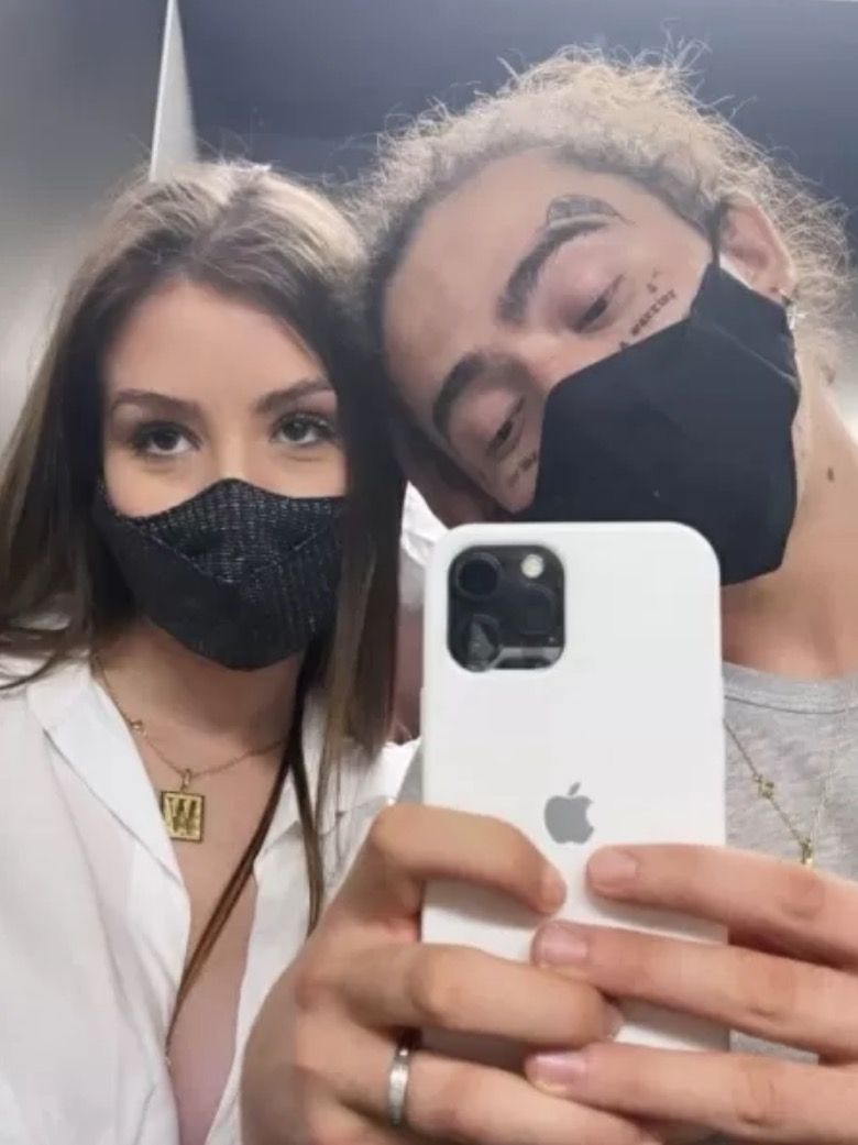 Whindersson Nunes reaparece e mostra novas tatuagens no rosto