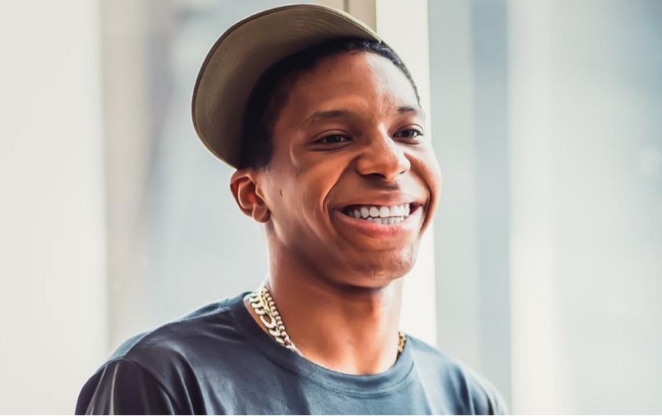 Lucas Penteado teria mentido sobre perda de seguidores por críticas a Bolsonaro