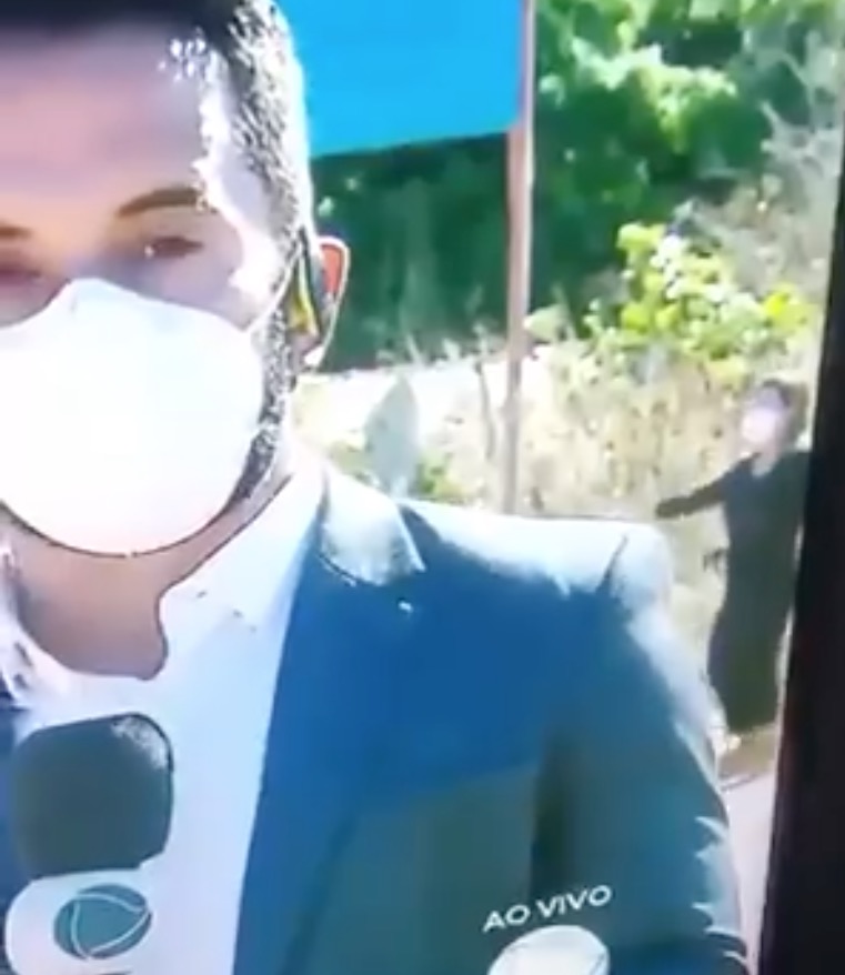 Repórter da Globo aparece dançando na Record durante cobertura do caso Lázaro