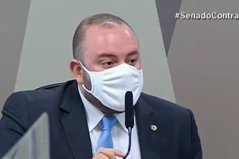Fausto Junior é questionado sobre não ter indiciado o governador do Amazonas