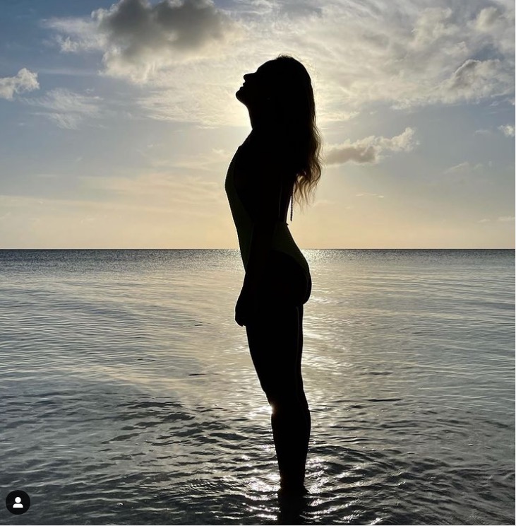 Internautas se assustam ao encontrarem pênis em foto de Angélica