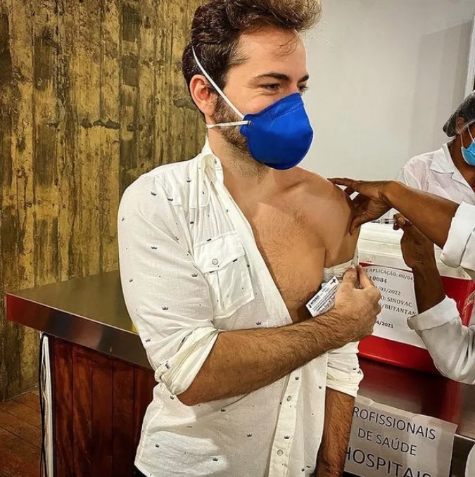 Thales Bretas revela que foi vacinado contra covid antes da morte de Paulo Gustavo