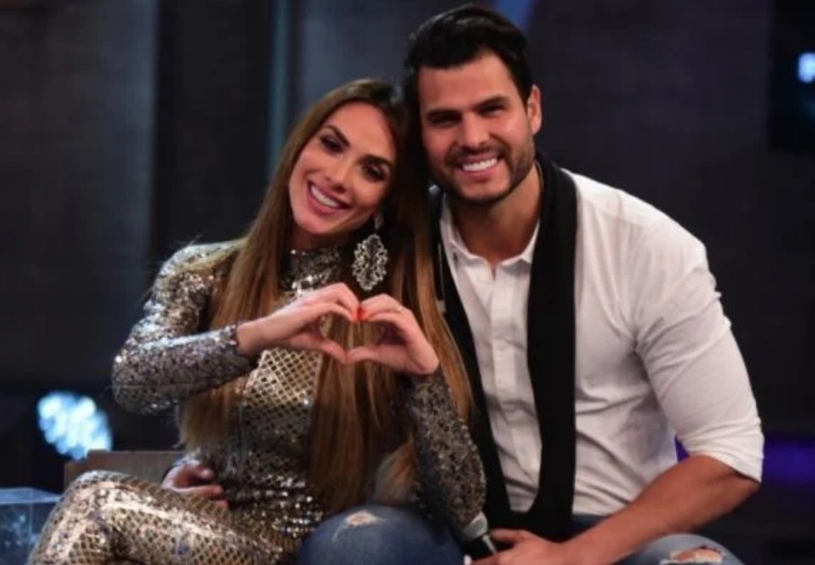 Marcelo Bimbi traiu Nicole Bahls durante viagem; veja prints 