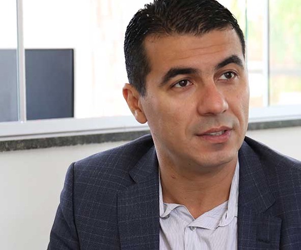 Criminosos invadem celular de Maia e tentam aplicar golpe de R$ 20 mil em Miranda