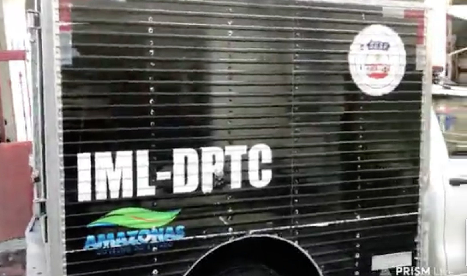 Crianças brincam em beco e encontram feto dentro de bueiro em Manaus