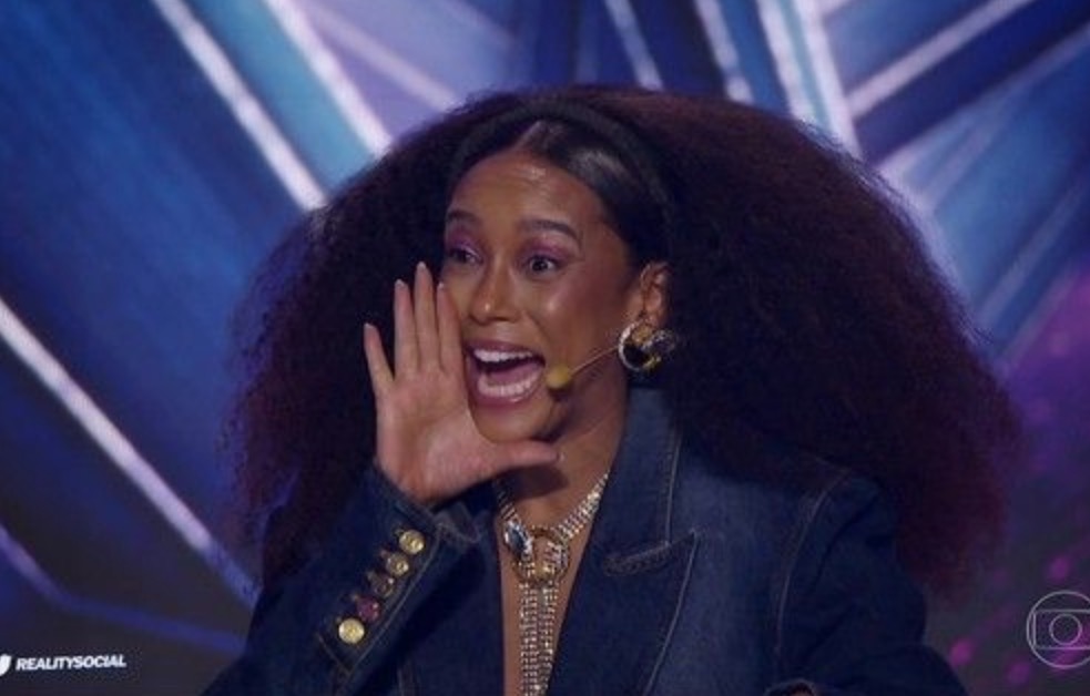 Taís Araújo esquece que Fernanda Souza e Thiaguinho não estão juntos e comete gafe