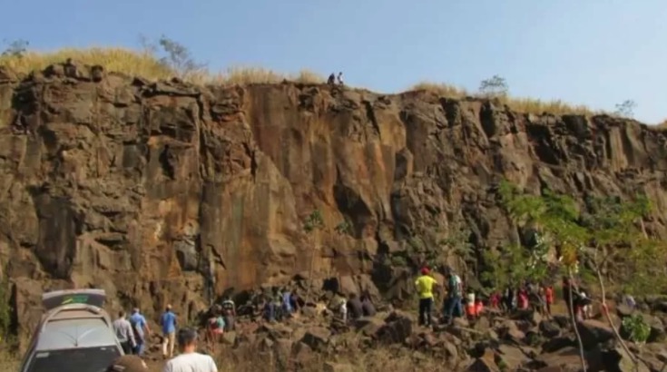 Suspeitos que estupraram menina e jogaram corpo de penhasco têm prisões decretadas
