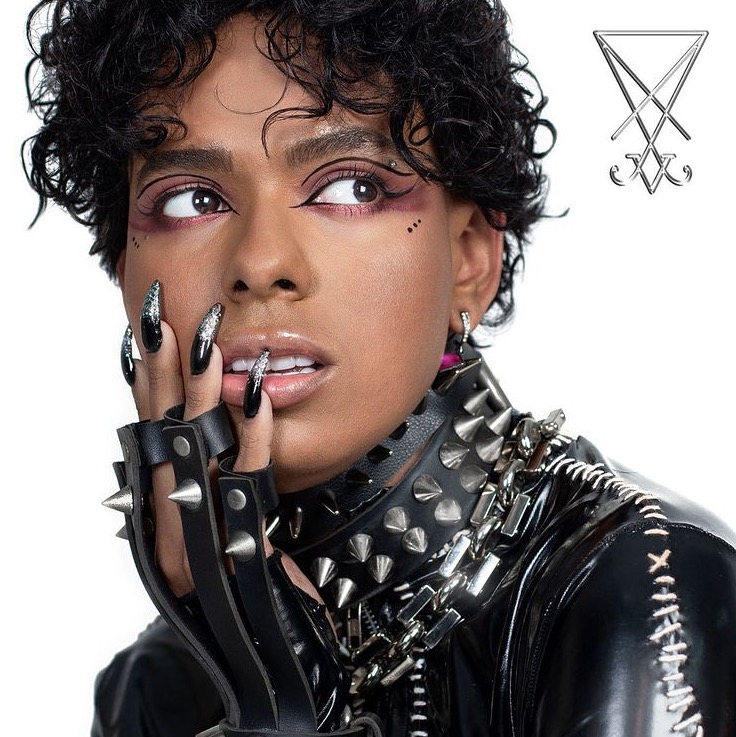 Ex-cantor gospel, Jotta A surge de drag após assumir bissexualidade 