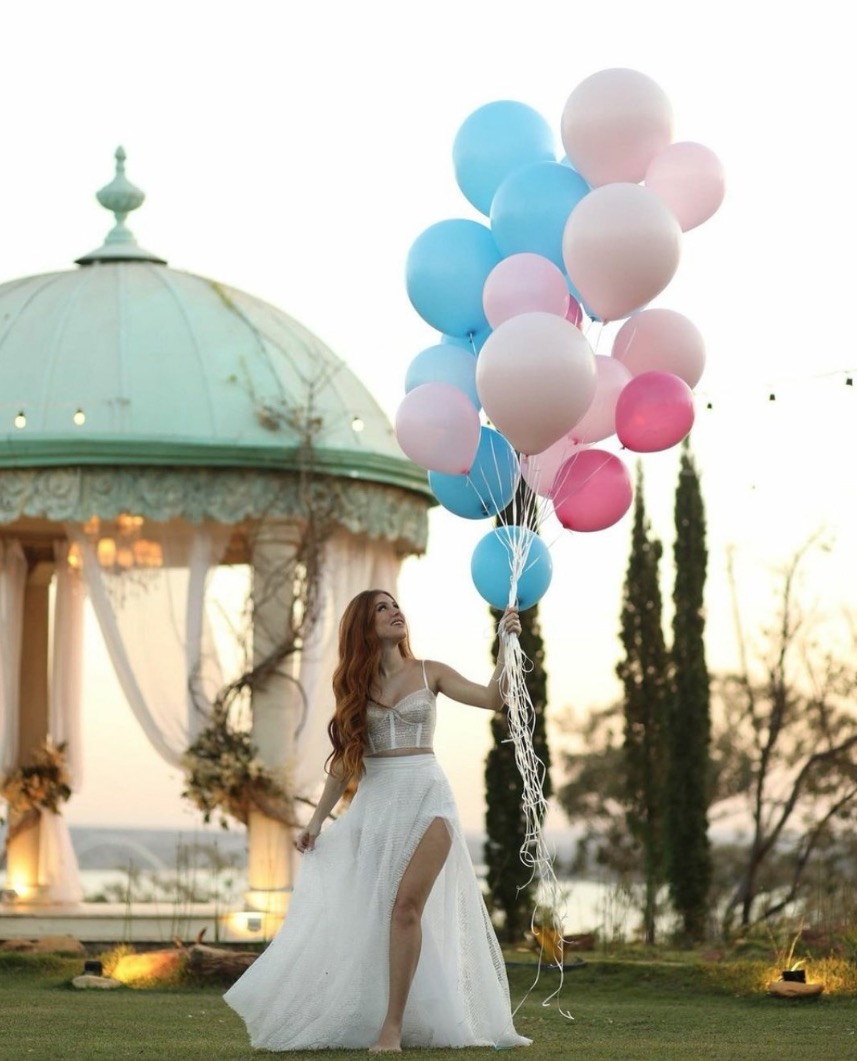 Mari Maria faz chá revelação luxuoso e revela sexo do 2º filho; veja fotos