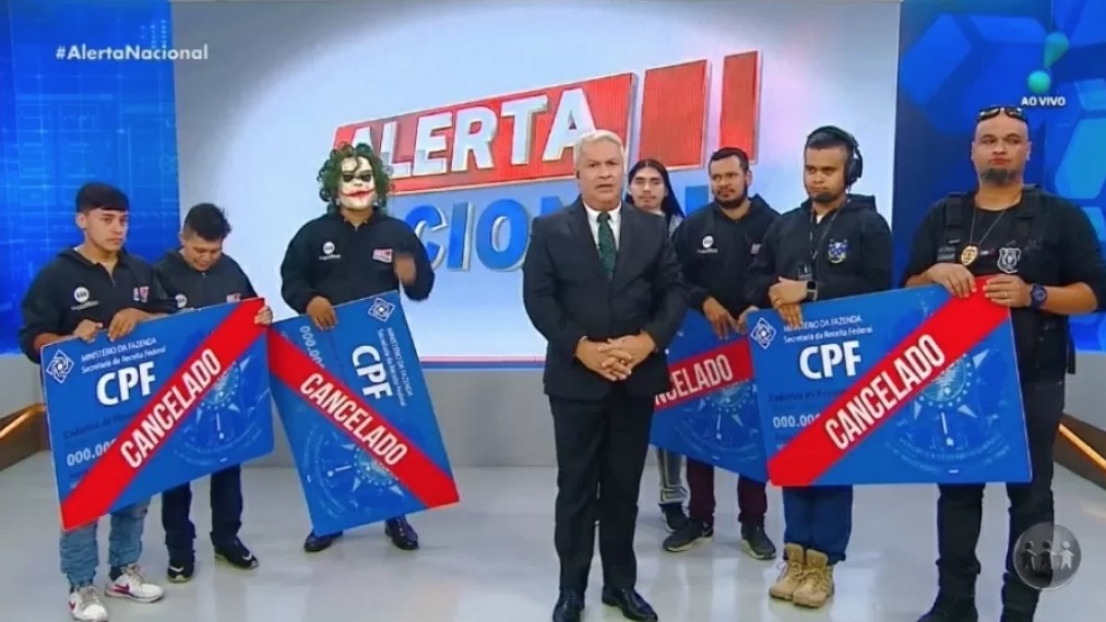 Com salário de R$ 500 mil, Sikêra critica grevistas da RedeTV e insinua demissões 