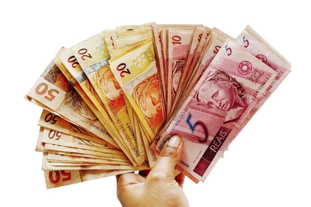 Aleam votará PL que prevê 14º e 15º salários para profissionais de educação no Amazonas