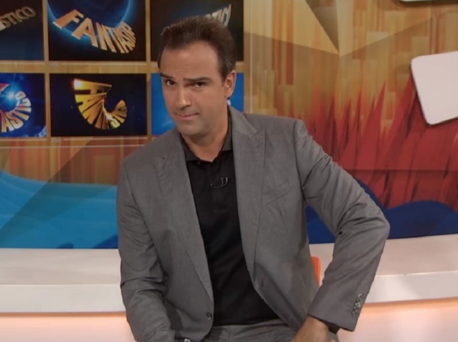 Tadeu Schmidt é aprovado por anunciantes e vira favorito para apresentar BBB22