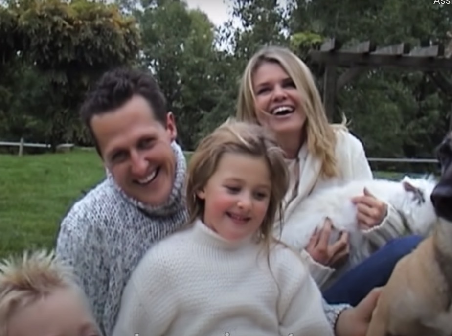 Mulher de Schumacher chora e diz que sente saudade do marido: ‘todo dia’