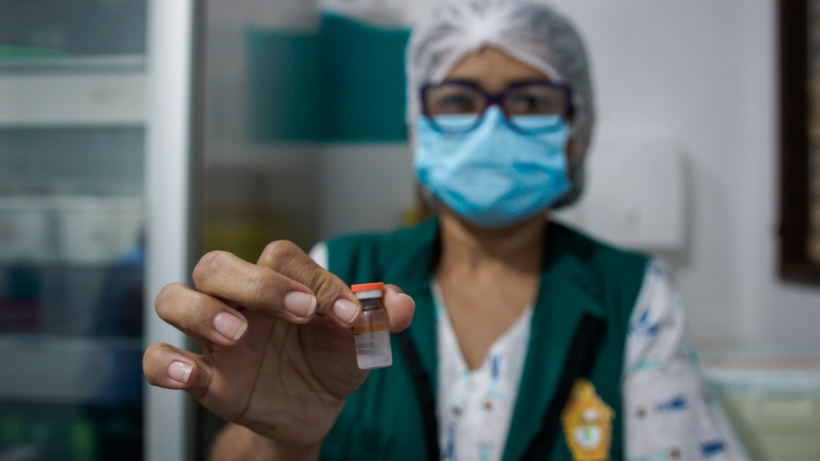 Prefeitura de Manaus anuncia terceira dose da vacina para todos os profissionais da saúde 