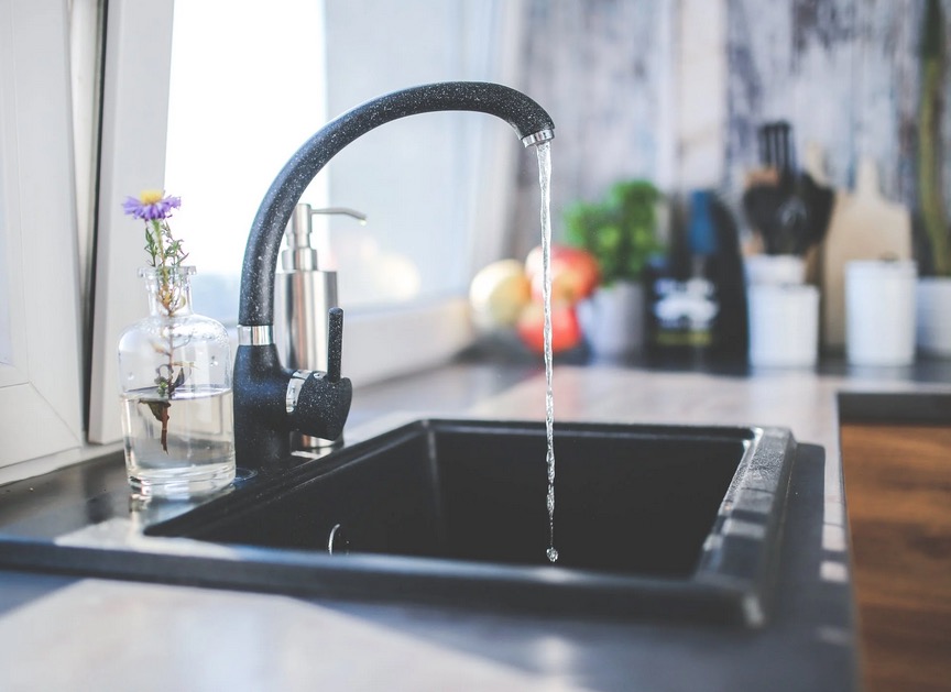 Consumidora será indenizada por receber fatura exorbitante da Águas de Manaus