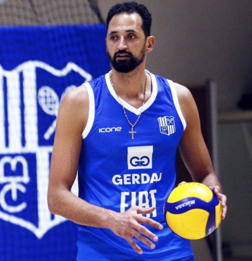 Minas afasta Maurício Souza, do vôlei, por declarações homofóbicas  