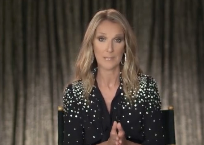 Familiar de Céline Dion diz que cantora não consegue sair da cama e nem andar