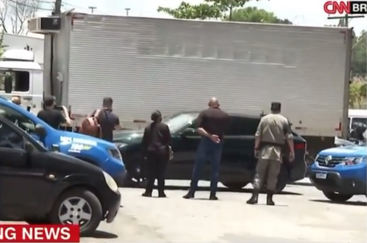 Corpo de Marília Mendonça chega a Goiânia para velório