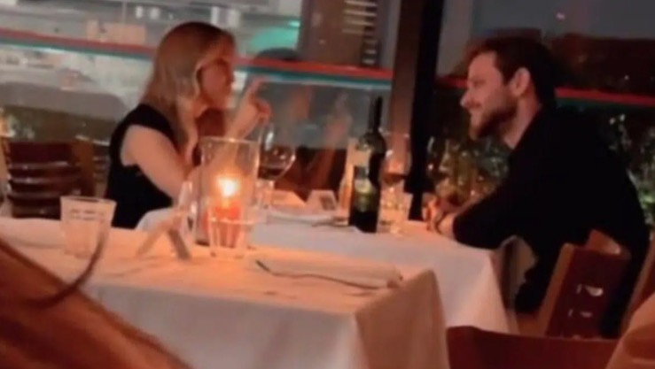 Carla Diaz é flagrada em jantar romântico com vereador famoso