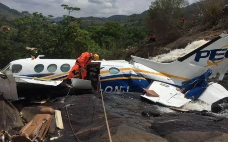 Avião que caiu com Marília Mendonça e mais 4 pessoas era de Henrique & Juliano
