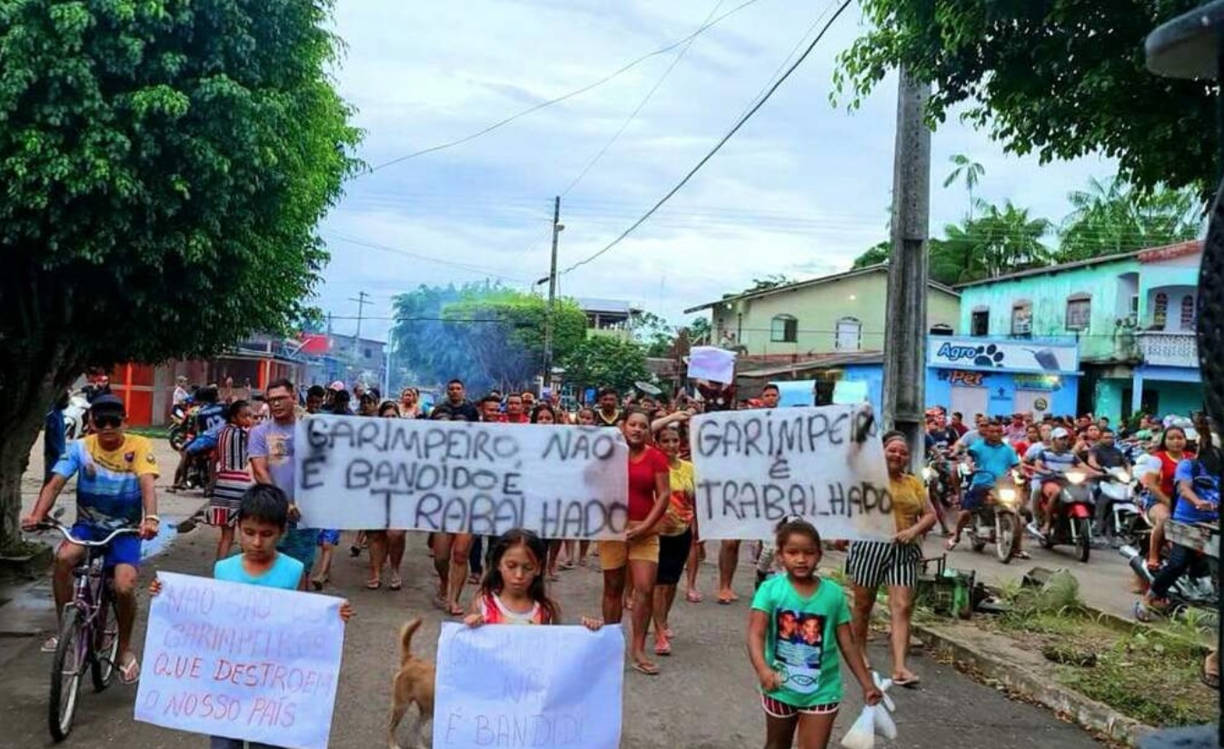 Prefeitos acionam deputados federais para paralisar operação contra garimpo ilegal no Amazonas