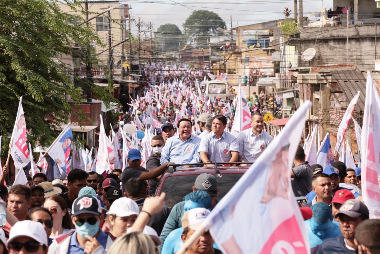 Keitton amplia público em última passeata e deve ter vitória tranquila