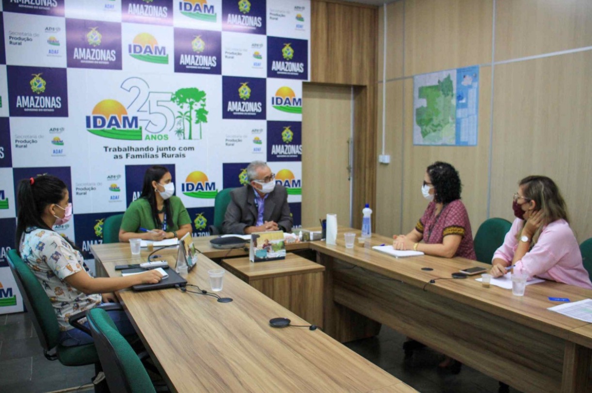 Parceria entre UEA e Idam vai ajudar agricultores com contabilidade rural