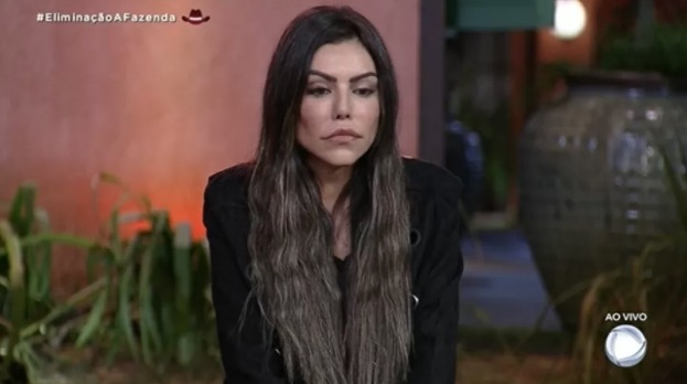Liziane Gutierrez explica expulsão da festa de A Fazenda: 'farta de mentiras'