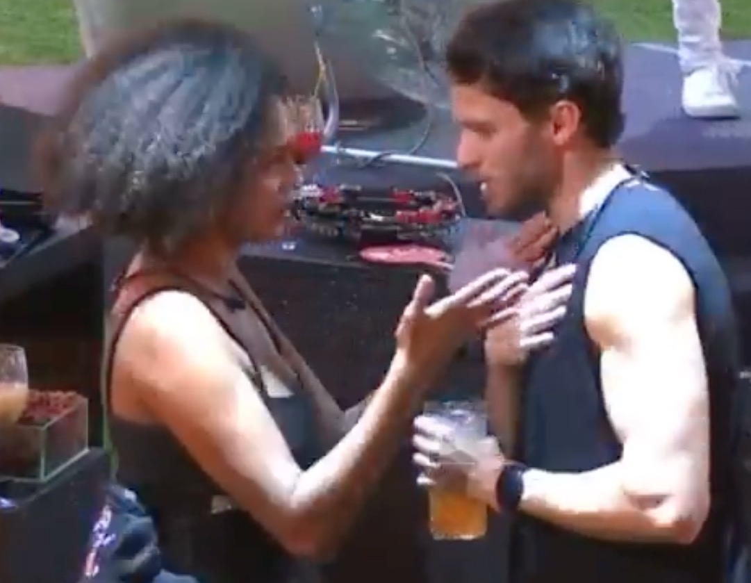 Lucas tenta beijar Jessilane após ficar com Eslovênia: 'é que sou emocionado'