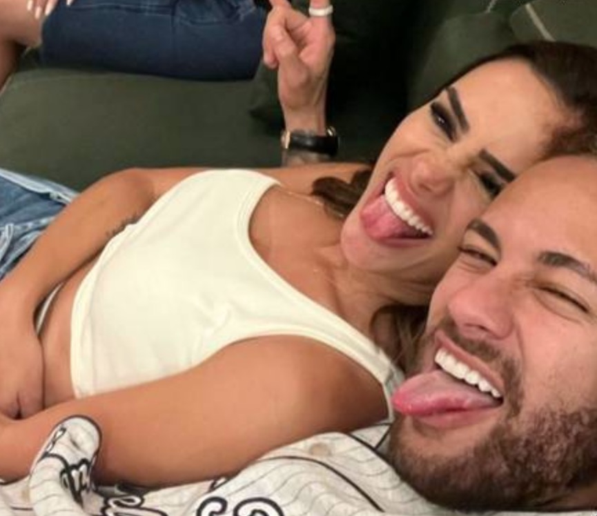 Bruna Biancardi chega a Paris para aniversário de 30 anos de Neymar