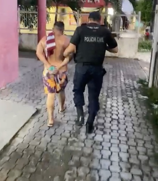 Homem passa a mão em bunda de mulher em Manaus e é denunciado 