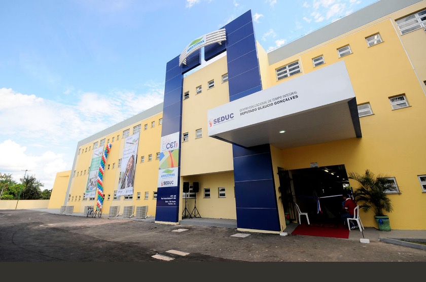 Crianças são intoxicadas após gás de ar-condicionado vazar em escola no Amazonas