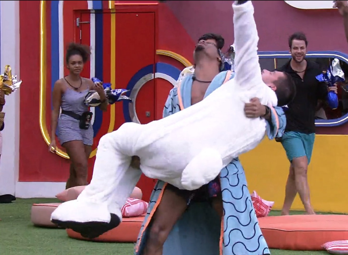 Veja reação dos brothers com o retorno de Arthur Aguiar à casa do BBB22