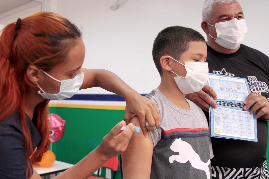 Semed prorroga prazo para entrega do cartão de vacina dos alunos da rede municipal