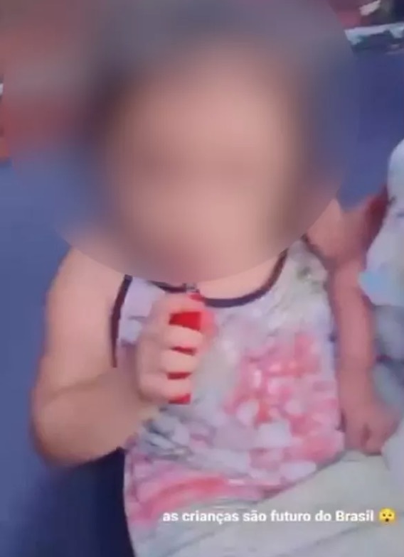 Criança é filmada fumando cigarro eletrônico e conselho tutelar é acionado