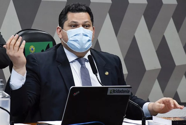 Davi Alcolumbre é internado com dores intensas em Brasília