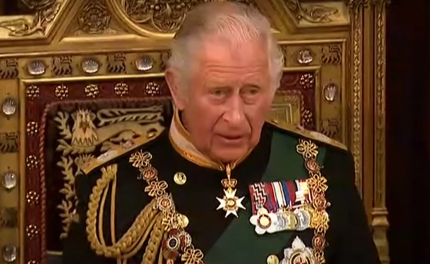 Príncipe Charles faz primeiro discurso no lugar da rainha Elizabeth 