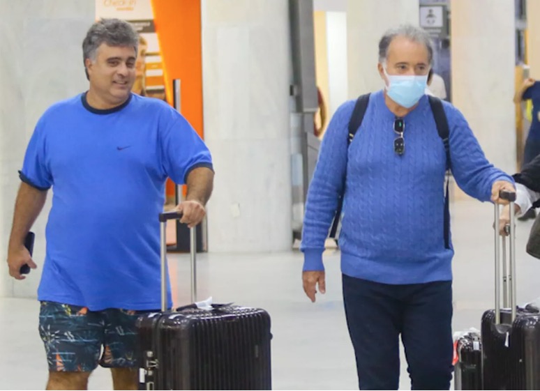 Tony Ramos é clicado ao lado do filho médico e semelhança chama atenção