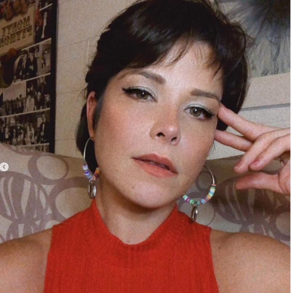 Samara Felippo é vítima de golpe e recebe água e isopor no lugar das compras