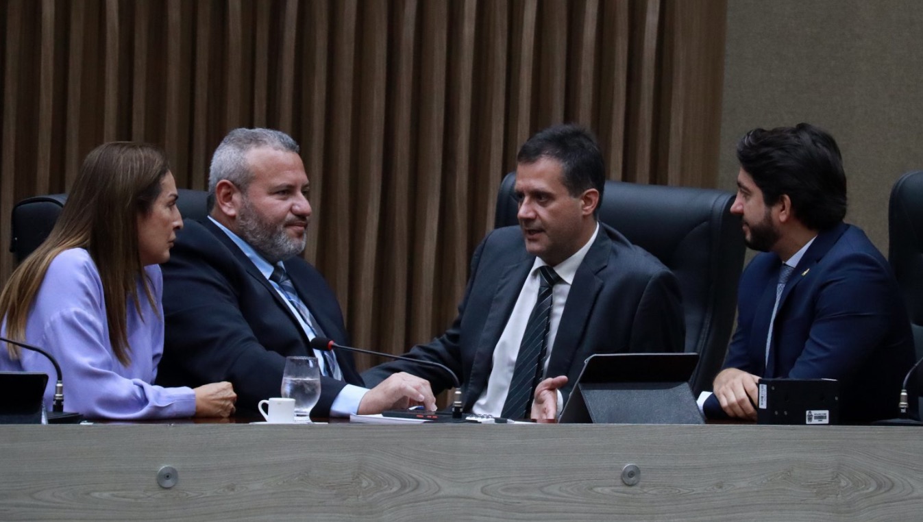 Reajuste salarial de servidores da prefeitura é aprovado na Câmara de Manaus