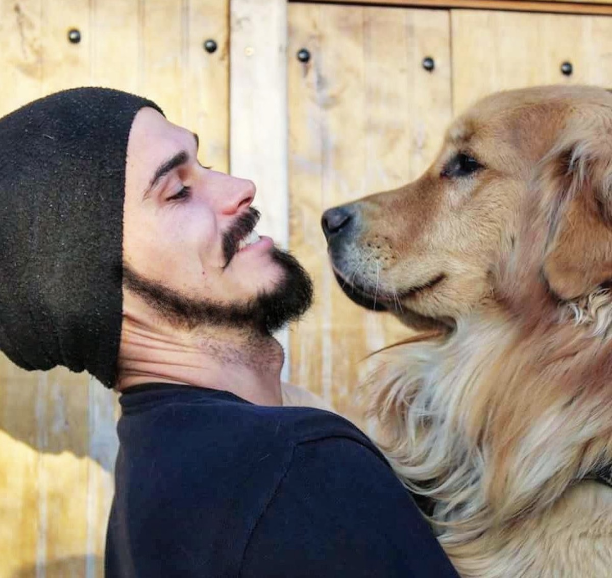 Influencer brasileiro e cachorro mortos em acidente nos EUA estavam a 2 dias do destino