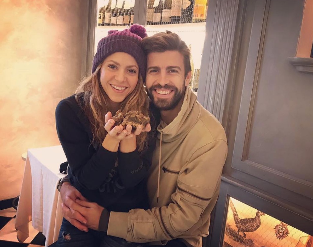 Shakira e Piqué se separam após cantora flagrar traição, diz jornal 