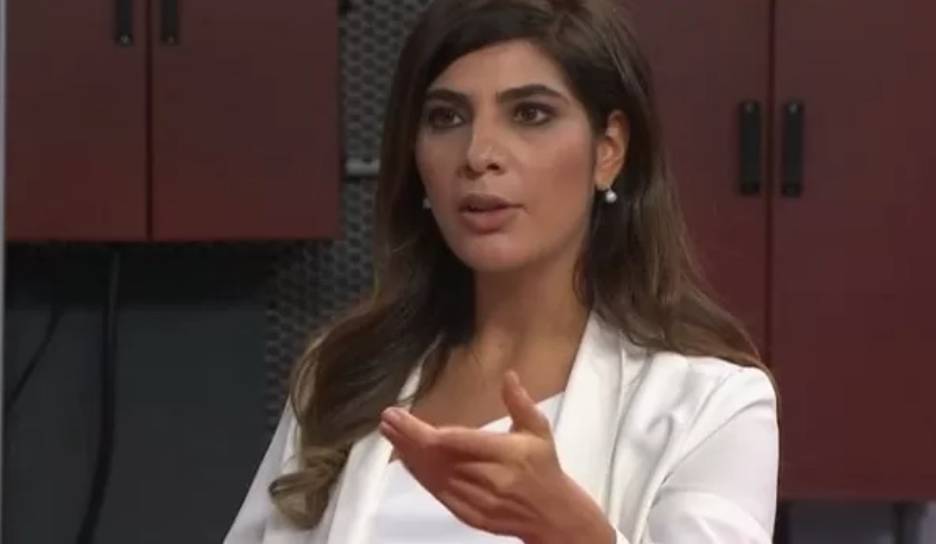 Andréia Sadi choca ao revelar quantas mensagens acumulam no celular em minutos