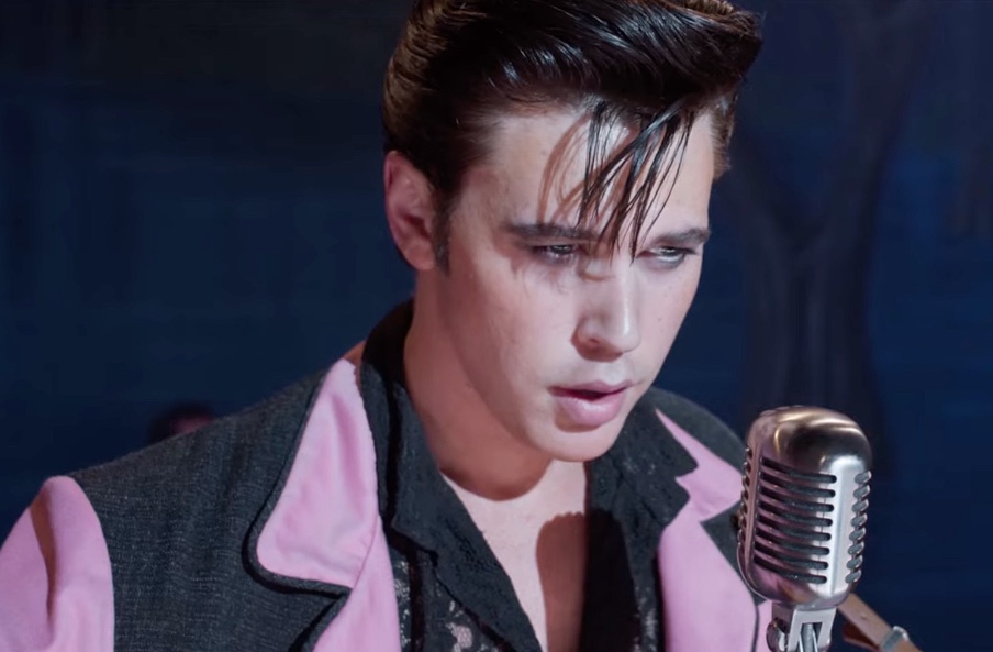 Austin Butler revela que ficou 3 anos sem ver a família para interpretar Elvis