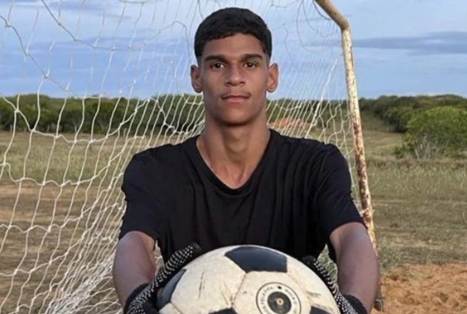 Luva de Pedreiro contrata novos empresários e descobre que só tem R$ 7 mil na conta após publis milionárias