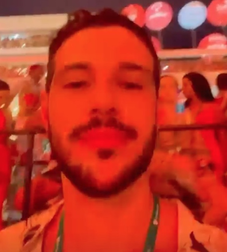 No Festival de Parintins, Rodrigo Mussi curte primeira festa após acidente