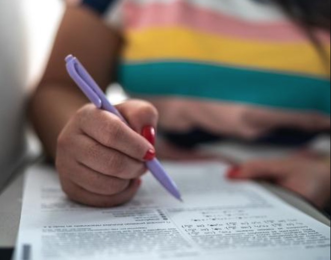 Confira mais de 22 mil vagas de concursos com salários de até R$ 28 mil