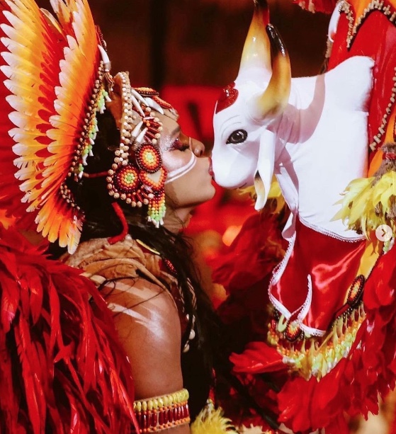 Porta-estandarte Daniela Tapajós anuncia saída do Garantido e faz desabafo 