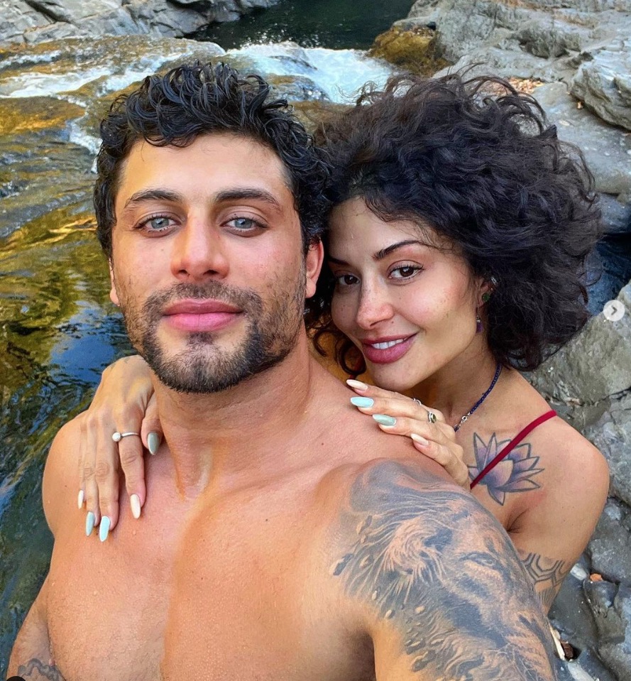 Um mês após fim do casamento de 7 anos, Jesus Luz assume namoro com Aline Campos